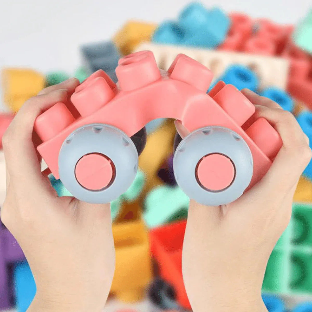 Bunte, weiche Bausteine für kreatives Spielen von Kindern