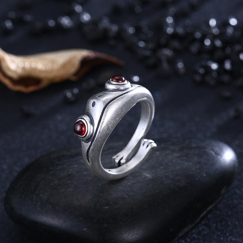 Froschring für Alle: Vintage Unisex Schmuckstück