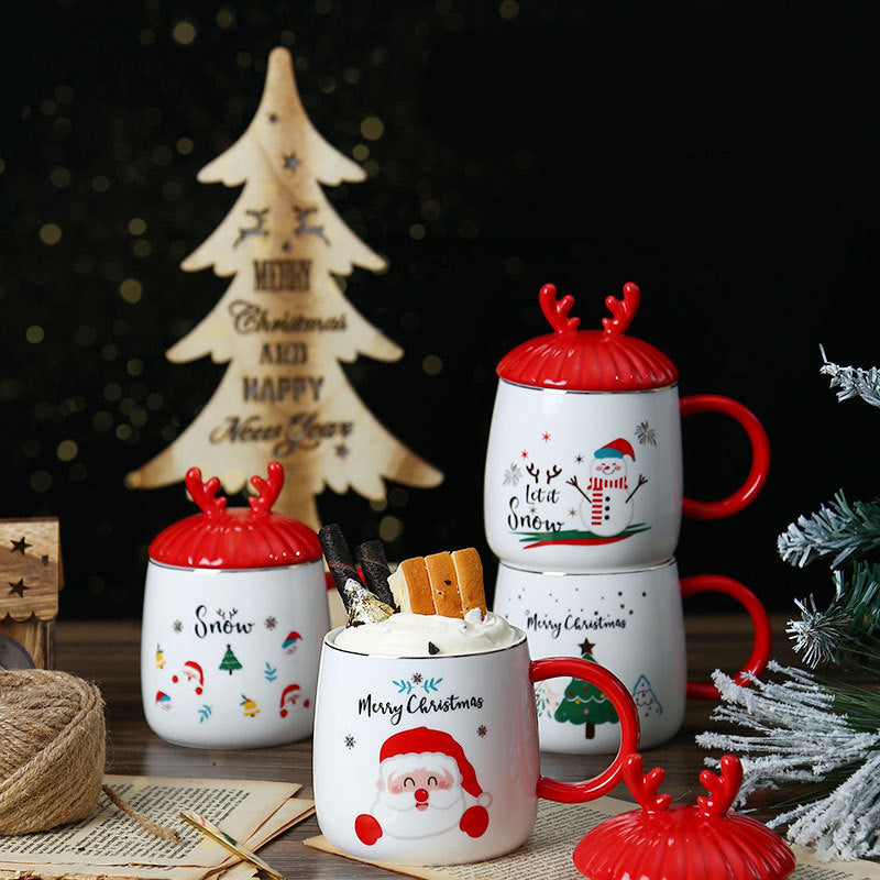 Weihnachtsbecher mit festlichem Design