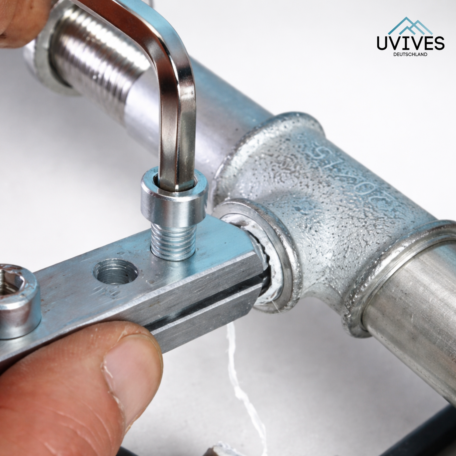 Screw Loosener - Effortlessly remove seized screws
