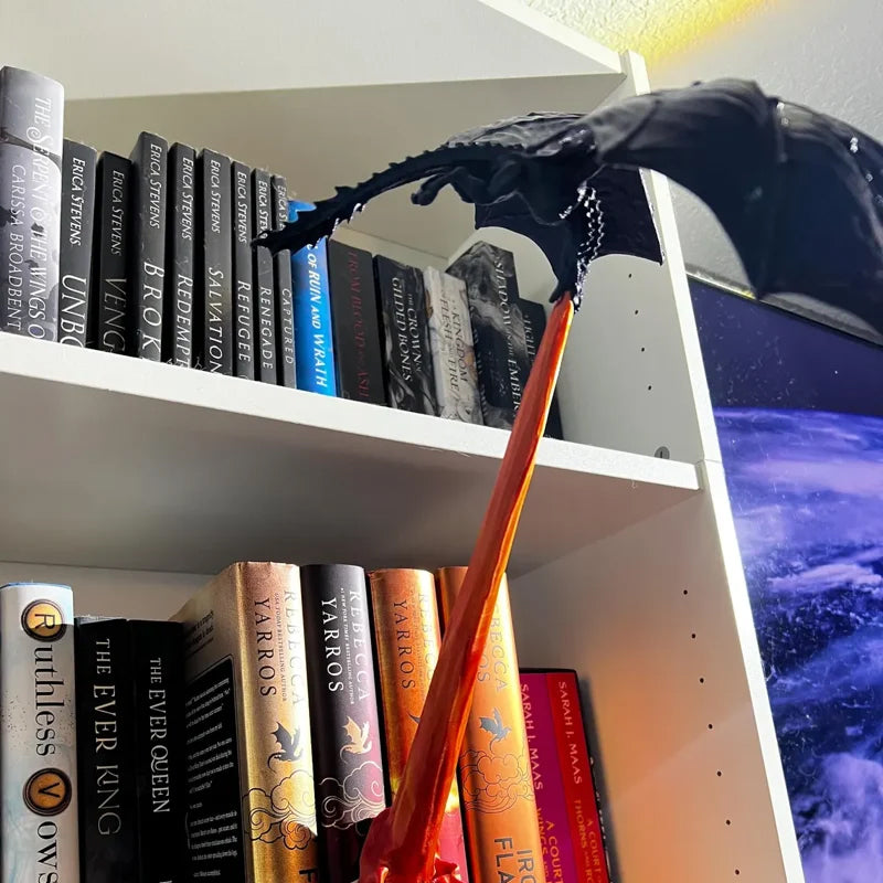 Bücherregal mit Drachenflamme – Dekorative Buchstütze