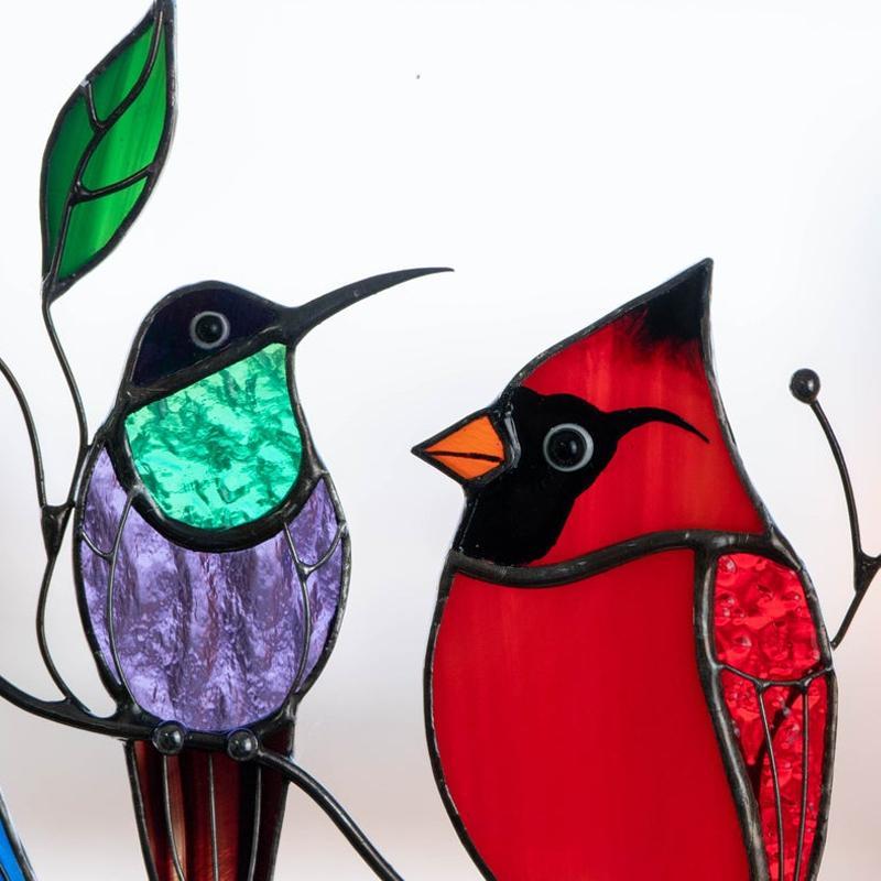 Bunte Glasfensterhänger mit Vogelmotiv