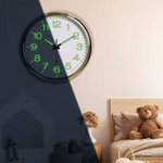 Elegante Wanduhr mit LED-Beleuchtung – Zeitloses Design
