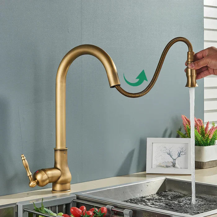 Küchenarmatur mit schwenkbarem Auslauf – Vintage-Messing-Design