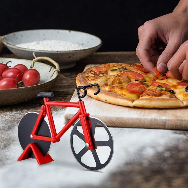 Pizzaschneider in Form eines Fahrradreifens – Küchenhelfer