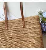 Stilvolle Rattan-Tasche mit Lederriemen für jeden Anlass
