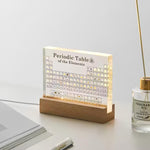 Beleuchtete Periodische Tabelle mit echten Elementen – ChemieKunst