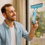 Multifunktionaler Fensterwischer mit Sprühfunktion – Glasklares Ergebnis in einem Wisch