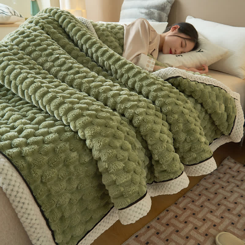 Ultra-Soft Reversible Blanket for Ultimate Comfort