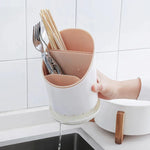 Praktischer Besteckorganizer mit Abtropfbehälter