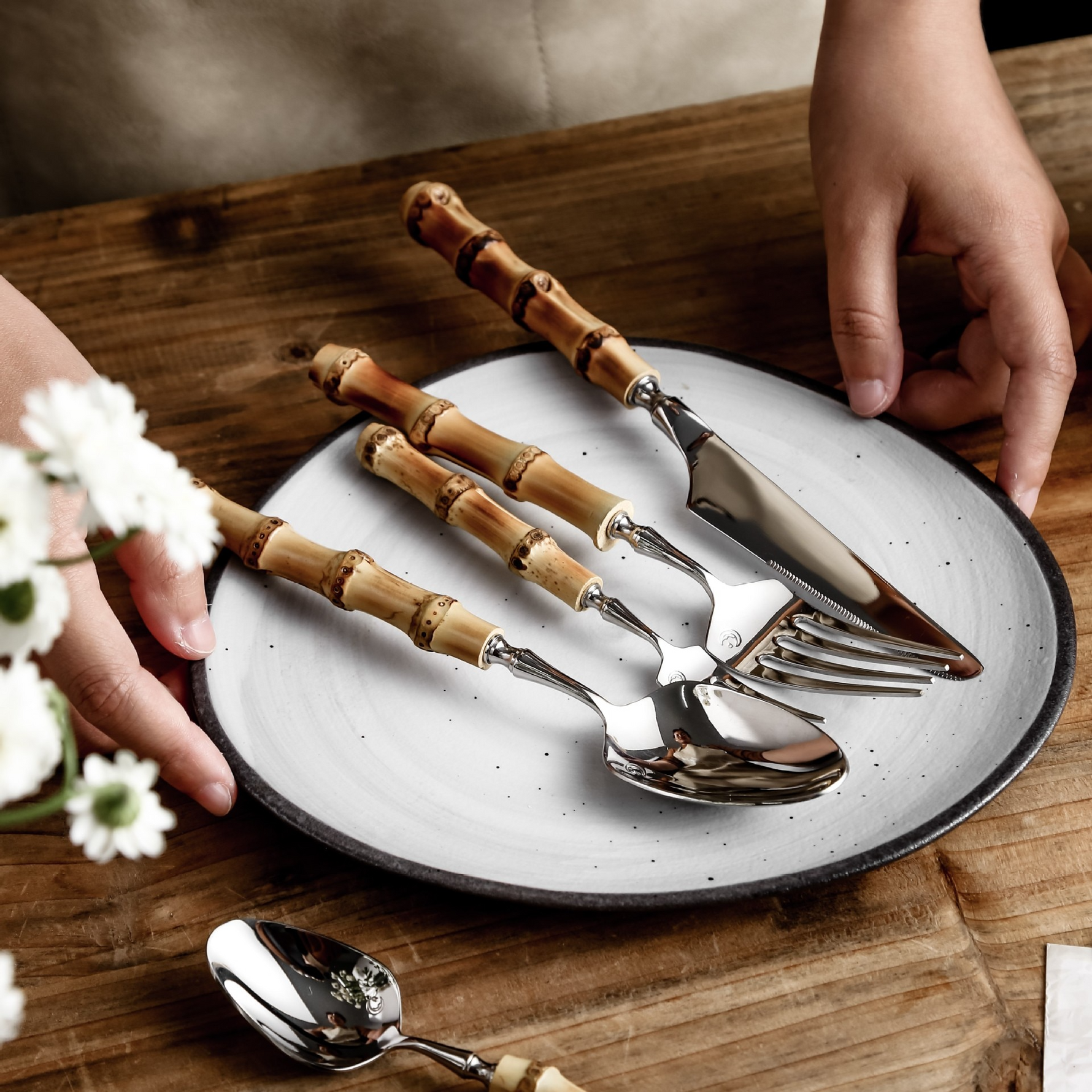 NaturPur – Luxuriöses Besteckset mit Bambusdetails