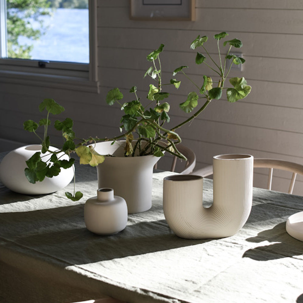 Elegante beige Blumenvase mit einzigartigem Design