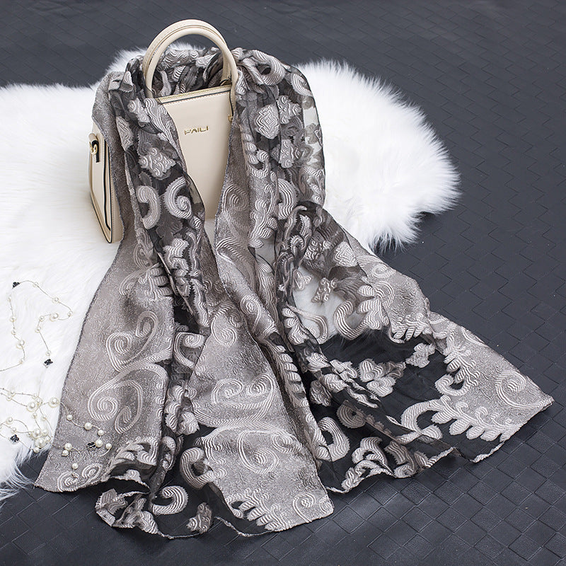 Blütenzauber | Eleganter Seidenschal mit floralen Motiven