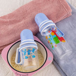 Pflegeset für Babys mit Flaschen, Lätzchen und Bürste zur Reinigung