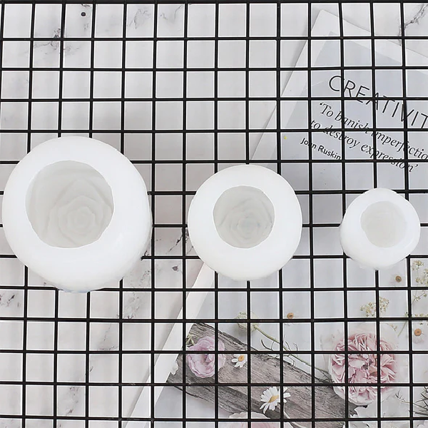 Eiswürfelform in Rosen-3D-Design für stilvolle Drinks