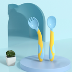 Ergonomisches Babybesteck Set mit rutschfestem Löffel und Gabel für Kinder