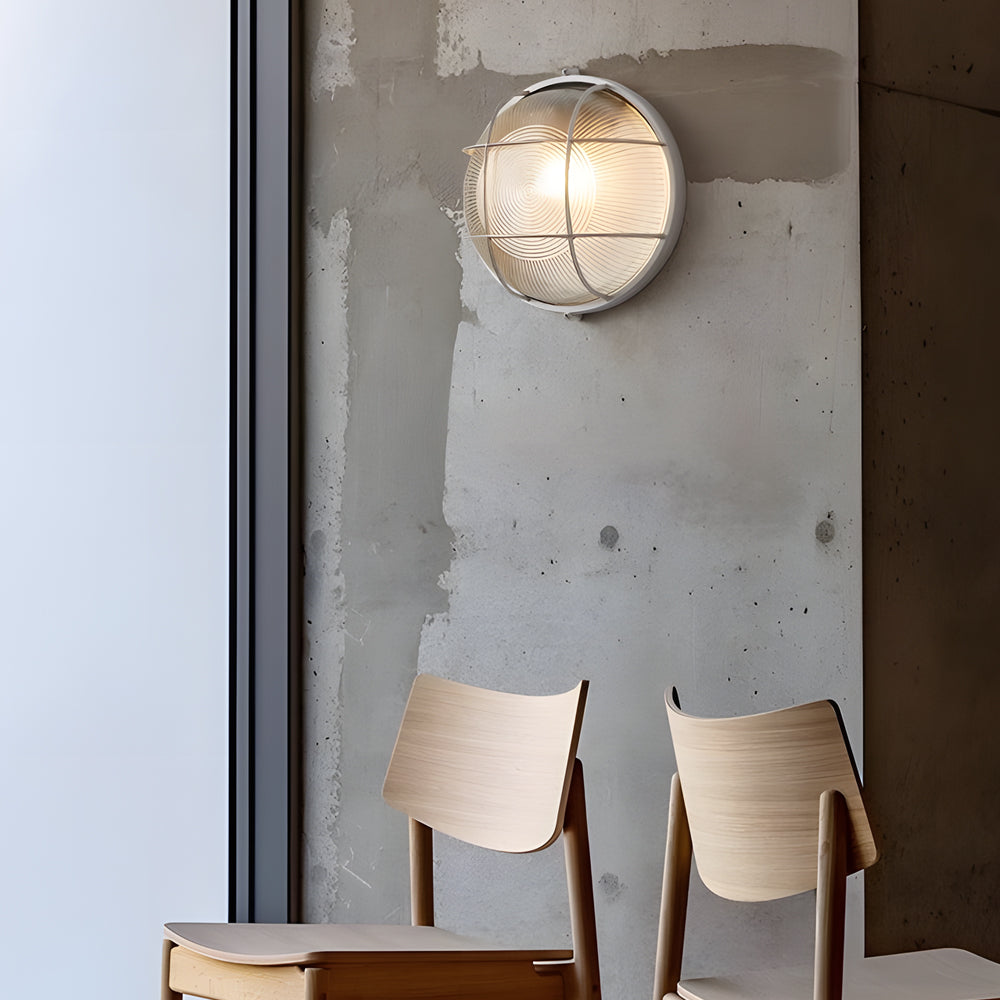 Elegant outdoor wall light in retro industrial style – Oval or Round
