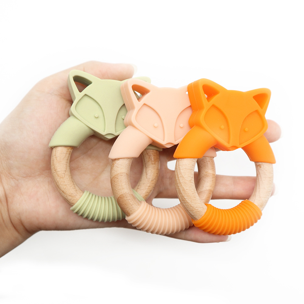 Zahnungshilfe im Fuchsdesign – Beißring aus Holz und Silikon für Babys