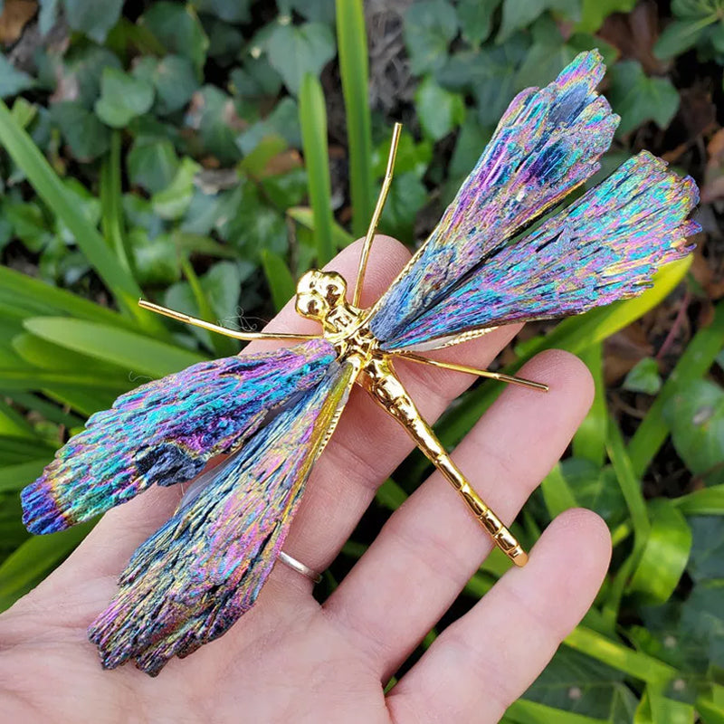 Libelle aus Tourmalin und Kyanit