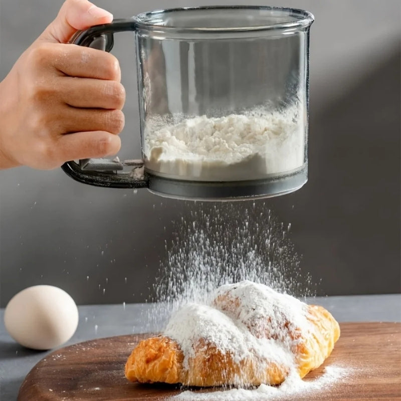 Mehl-Sieb mit Druckgriff – 250 ml Backhilfe