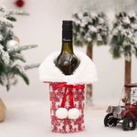 Weihnachtsflaschenhülle mit Fellkragen – festliche Weindekoration, Gnome