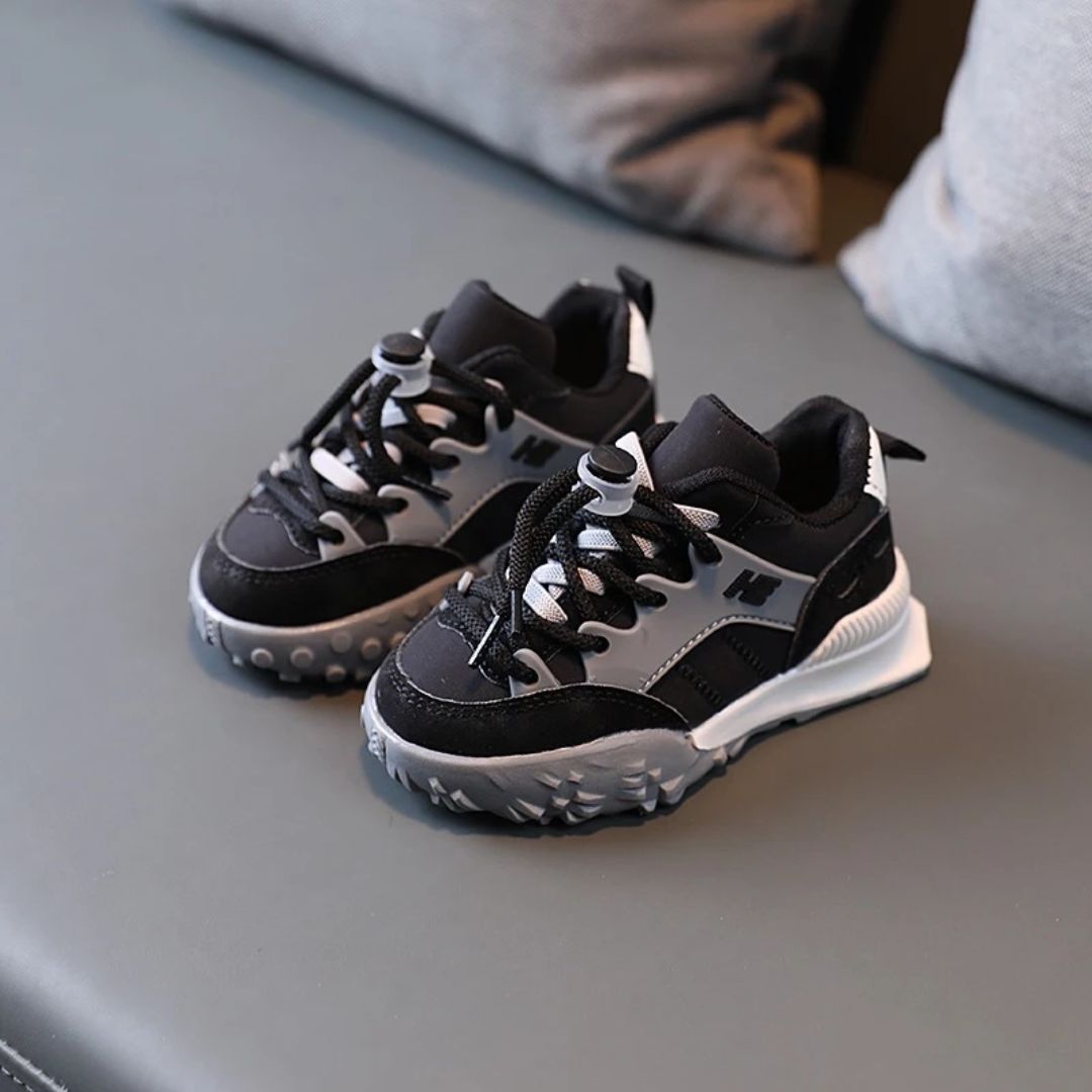 Bequeme und stabile Sportschuhe für Kinder – Moderner Stil