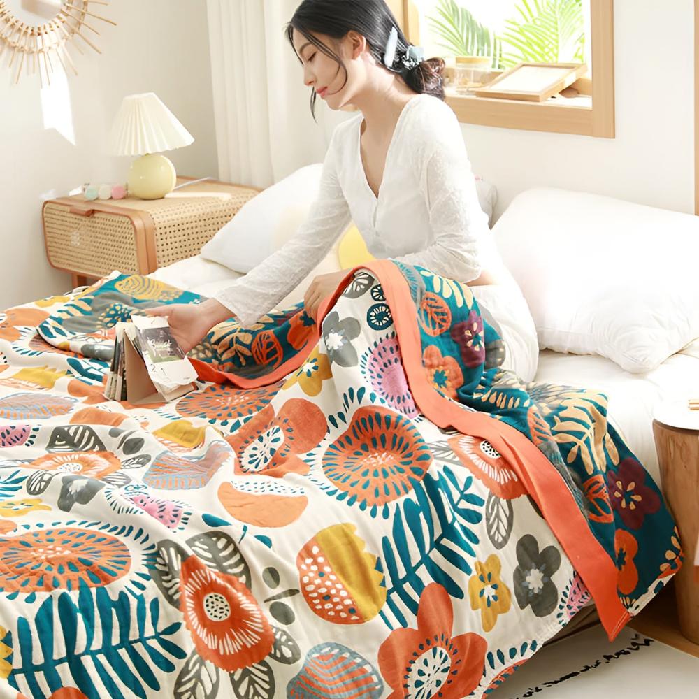 Stilvolle Sommerdecke mit floralen Motiven