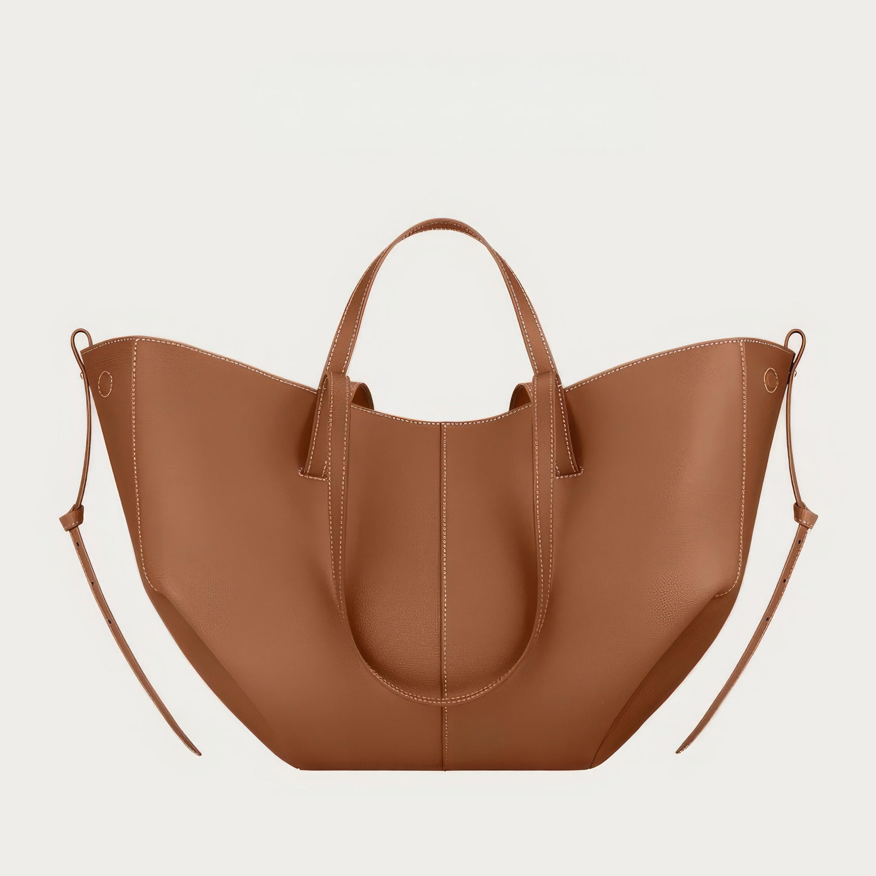 Elegant shoulder bag with generous storage space