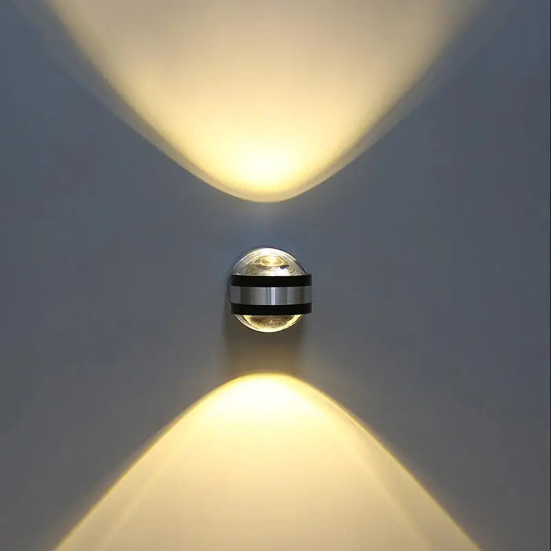 NaturaLuxe LED-Wandlampe | Elegantes Design aus Nussbaum | 6W | Wandmontage