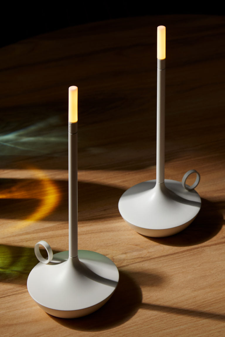 Elegante Tischlampe für flexible Beleuchtung