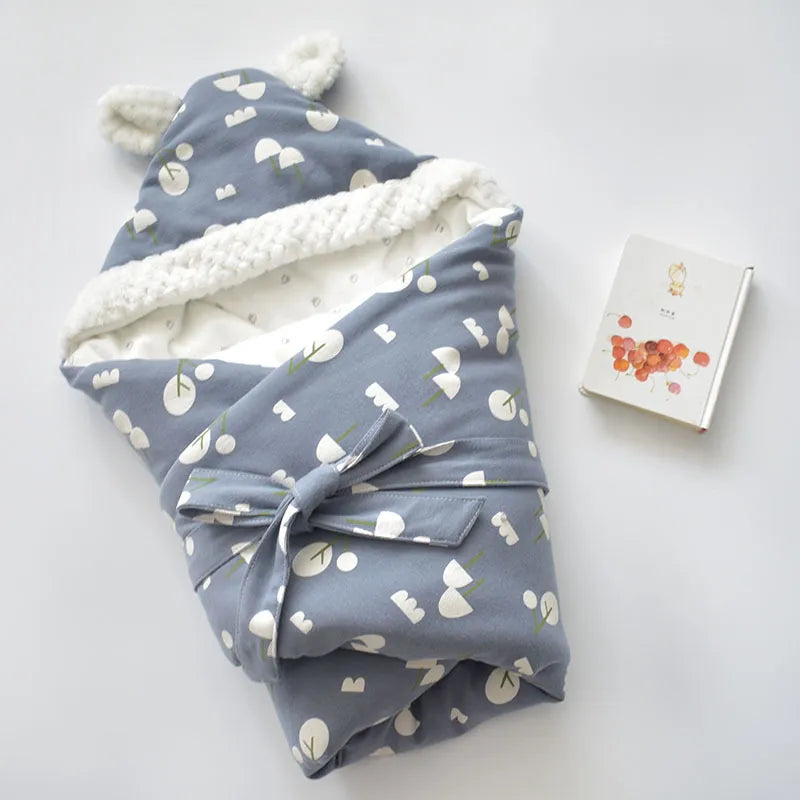 Kuscheldecke für Babys mit Kapuze – Fleece-Decke mit Ohren