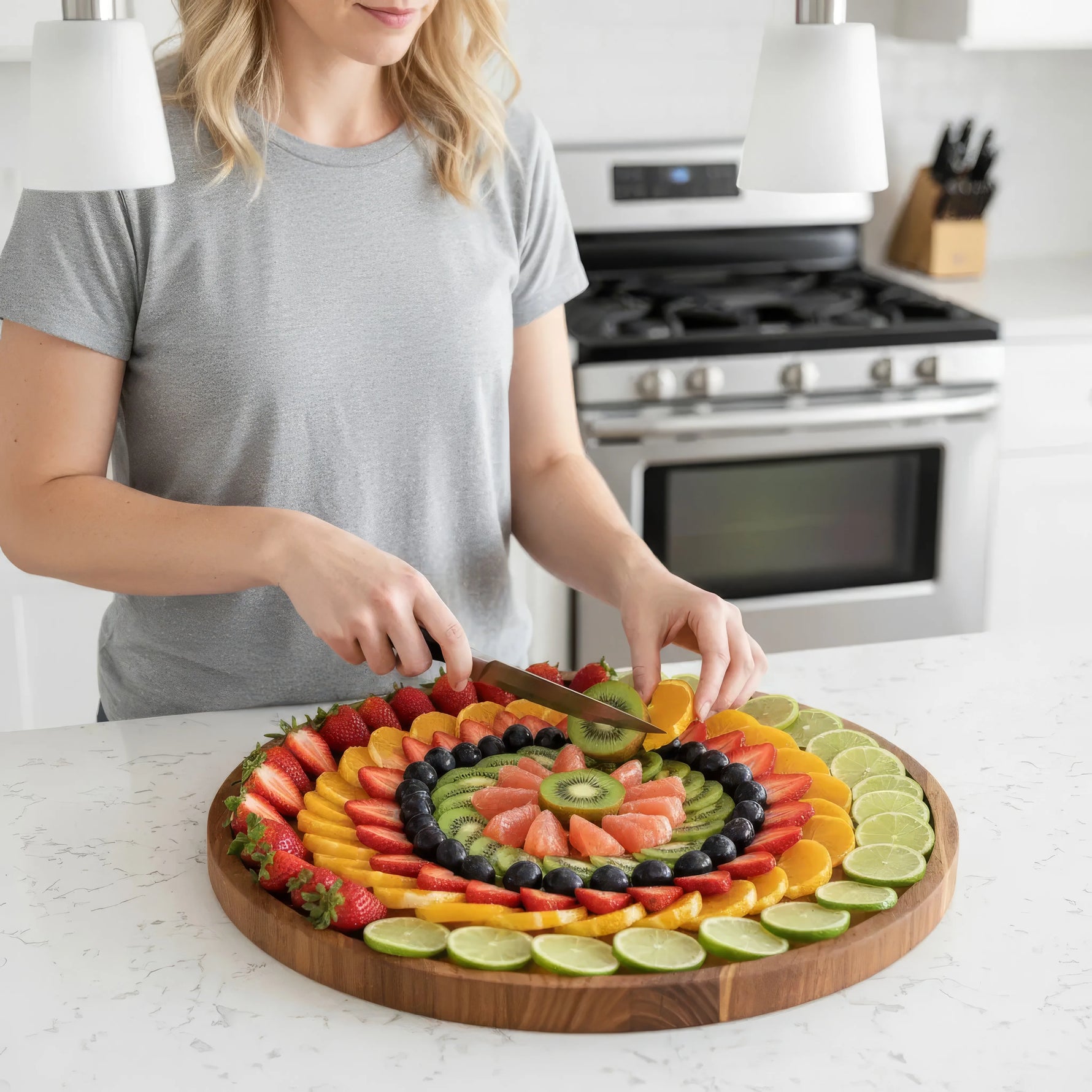 Elegant Wooden Tray – Round Serving Dish for Any Occasion