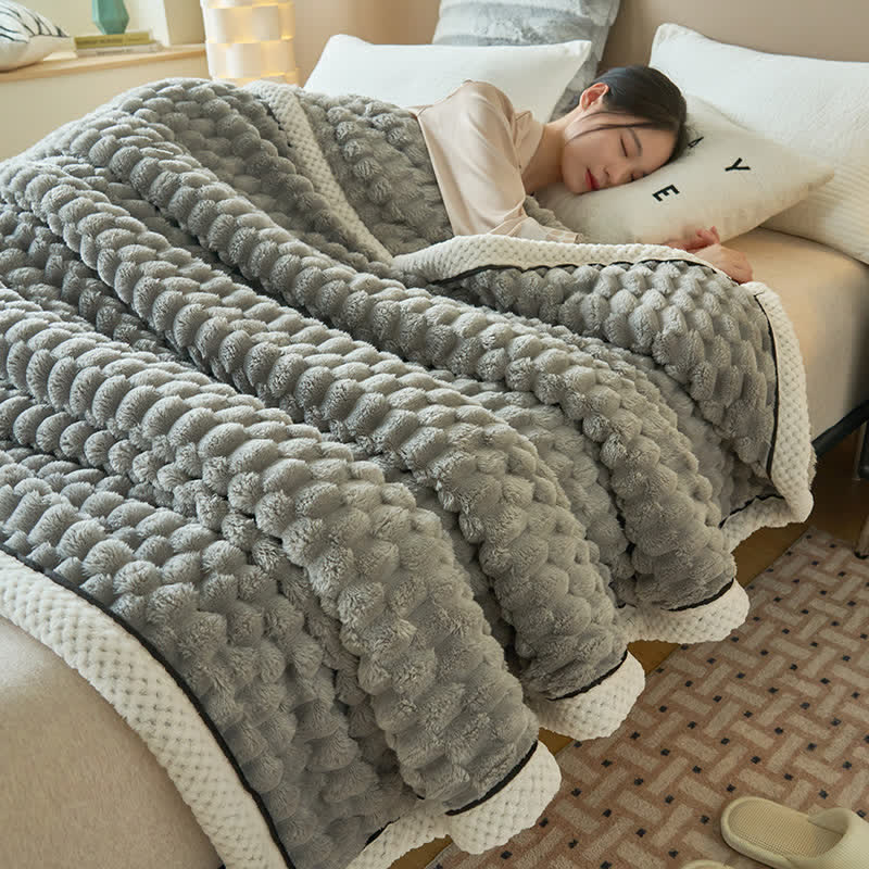 Ultra-Soft Reversible Blanket for Ultimate Comfort