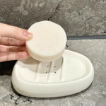 Elegantes Badezimmer-Set mit Seifenspender und Bechern