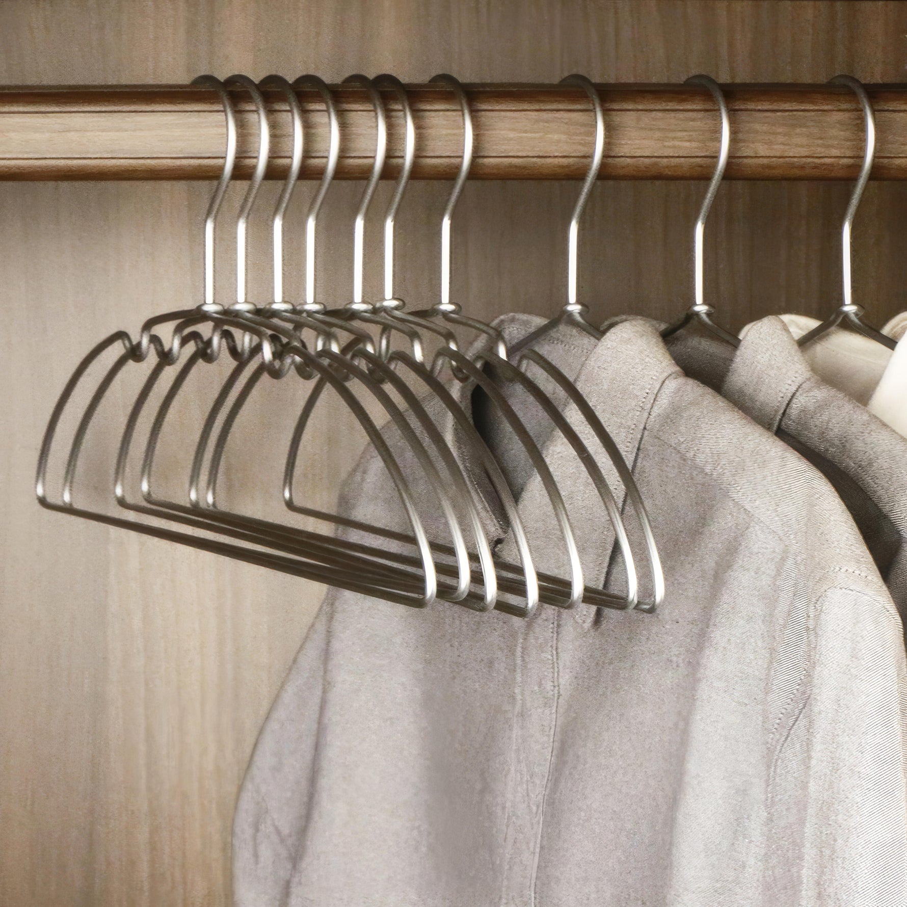 Elegante Metall-Kleiderbügel im 5er Set für Ordnung