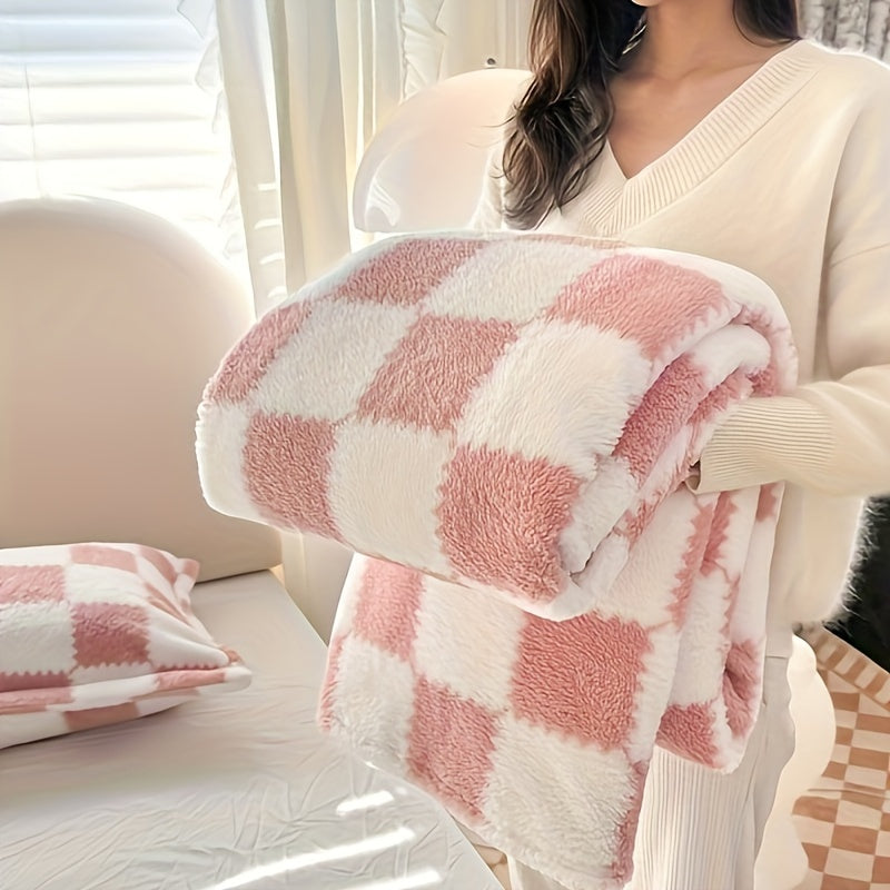 Classic Plaid Blanket – Soft, Warm, and Versatile for Home and On the Go