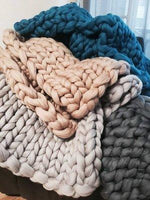 Kuschelige Strickdecke für ultimativen Komfort