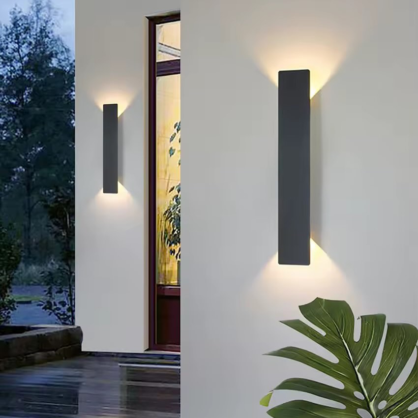 Elegante LED Außenwandlampe – Architektonisches Lichtdesign, Wetterfest