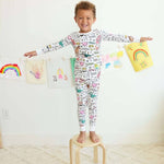 Selbstgestaltbarer Kinderpyjama zum Ausmalen