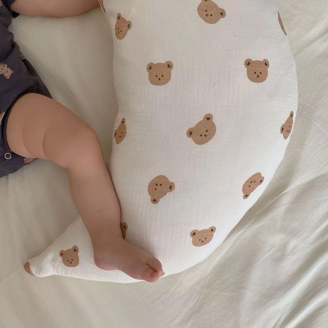 Kuschelkissen in Mondform für Babys – sanftes Schlafkissen