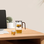 Elegante Glaskanne mit Holzgriff – 520ml