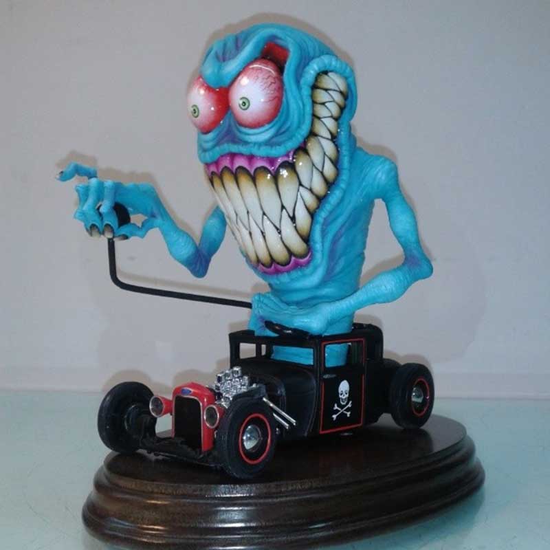 Große Monsterstatue mit wütendem Mund
