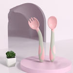 Ergonomisches Babybesteck Set mit rutschfestem Löffel und Gabel für Kinder