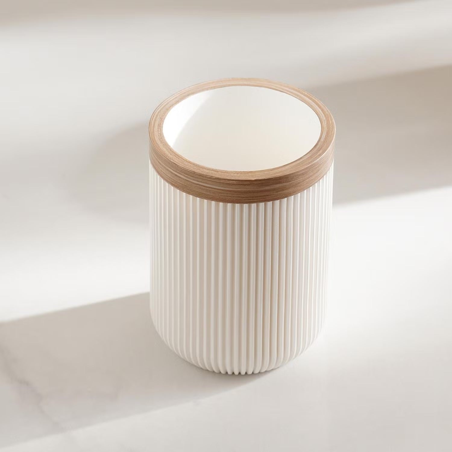 Elegantes Set aus Seifenschale, Spender & Becher für Ihr Bad