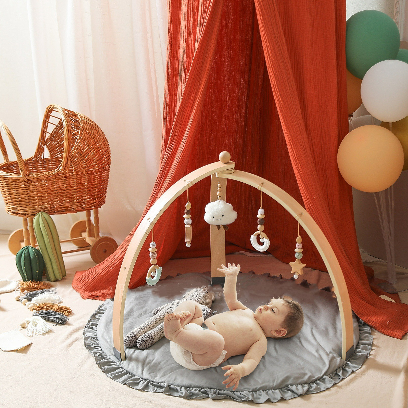 Holzspielbogen für Babys – Mit Aufhängespielzeugen für aktive Kleinkinder