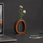 Wandvase aus Holz mit Glastube – Stilvolle Pflanzenpräsentation