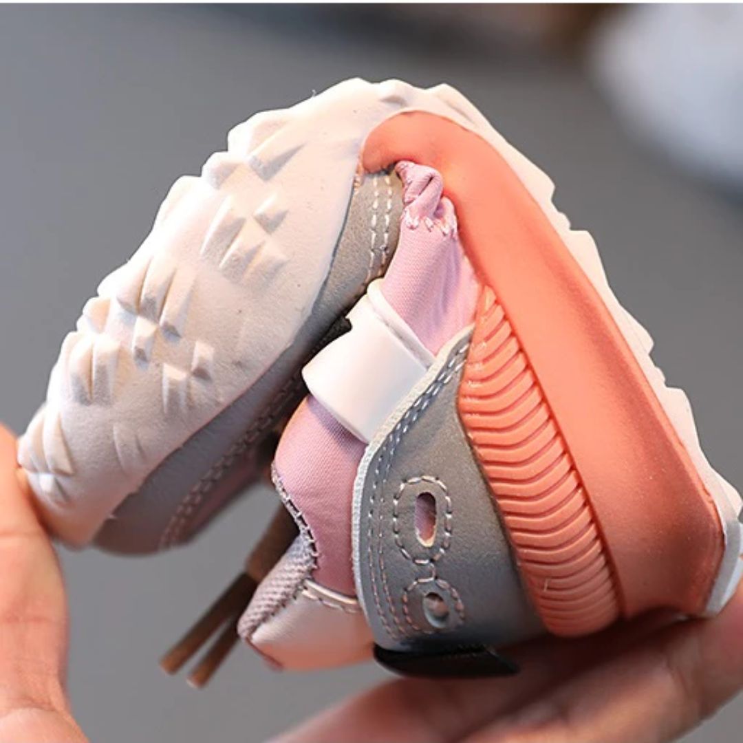 Bequeme und stabile Sportschuhe für Kinder – Moderner Stil