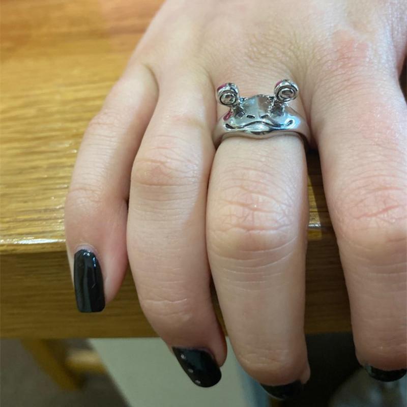 Froschring für Alle: Vintage Unisex Schmuckstück