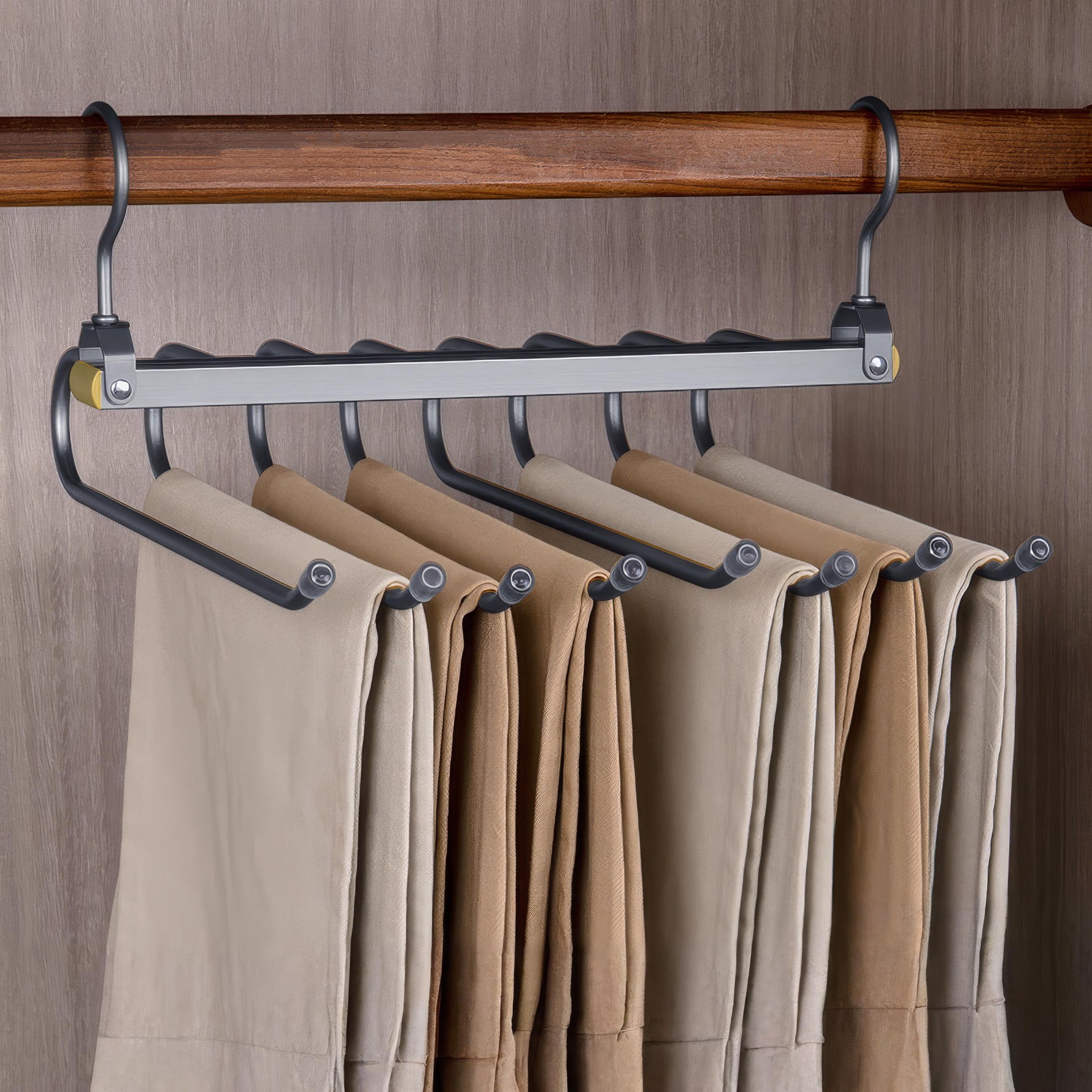SmartSpace – Der elegante Kleiderständer für mehr Ordnung
