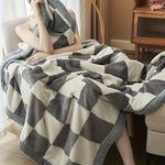 Cozy Blanket – Cuddly Throw for Bed and Sofa